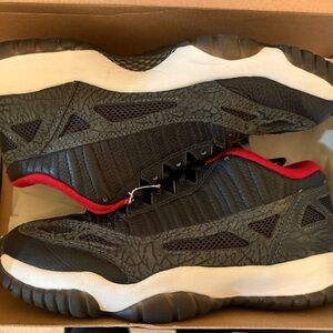 Jordan 11 Retro Low IE ‘Bred’